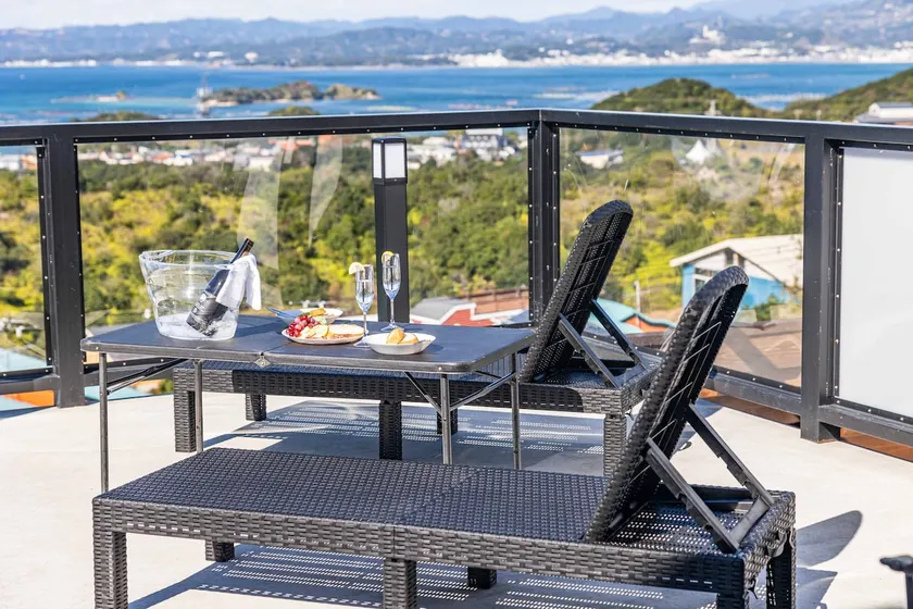 Sea view/outdoor hot spring with flowing water/barbecue for many people! - Image 1