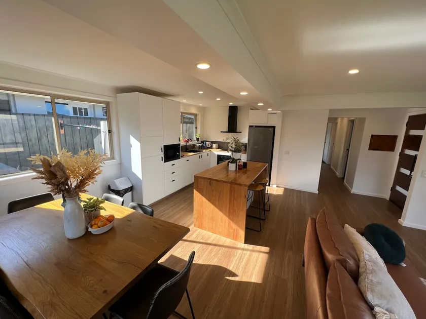 Deluxe 2 Bedroom Retreat with Spa - Image 1