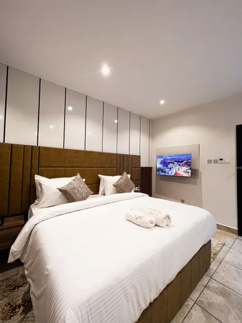 Home N Luxe Apartment - Image 1