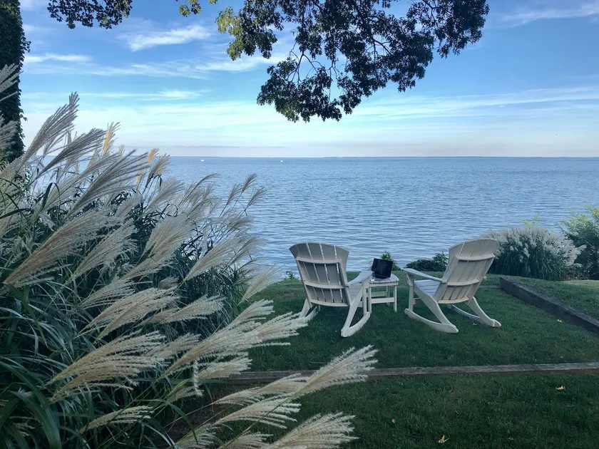 Mid-Century Modern: Direct Private Beach Access - Image 1
