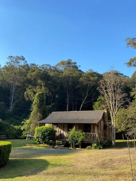 Secluded Peaceful Log Cabin Escape Blue Mountains - Image 1