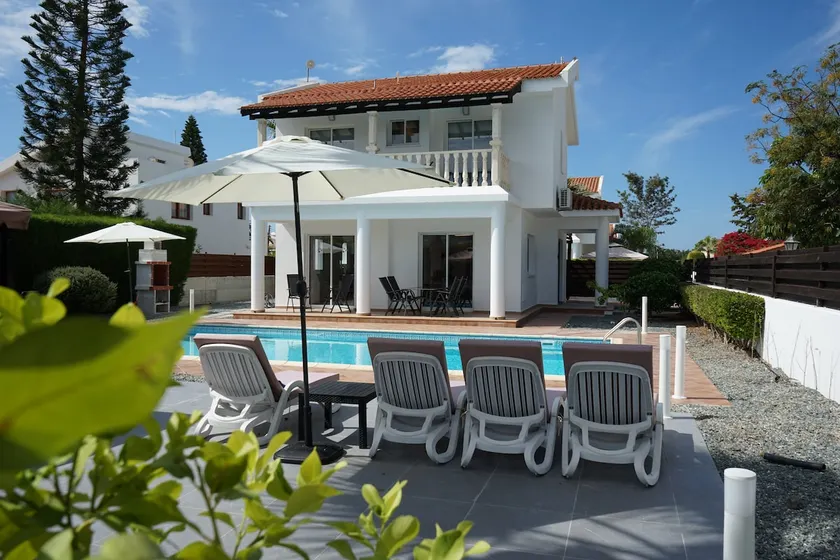 Villa Coral Bay Sun - Image 1