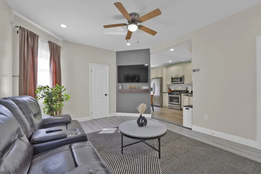 Luxury 2-bedrooms apt in NY - Image 1