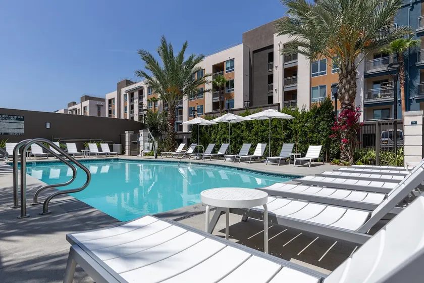 Resort-Style Condo 3 Miles to Disney - Image 1