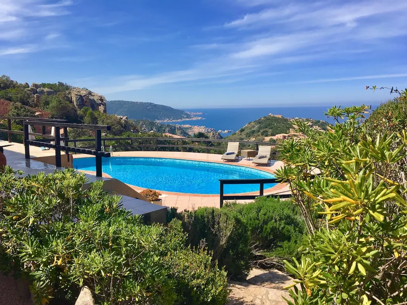 Villa individuelle de 4 chambres, piscine privée, vue sur la mer et espace barbecue - Image 1