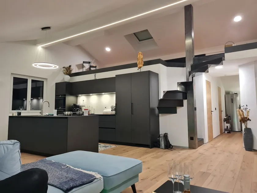 Exclusive luxury rental apartment - Image 1
