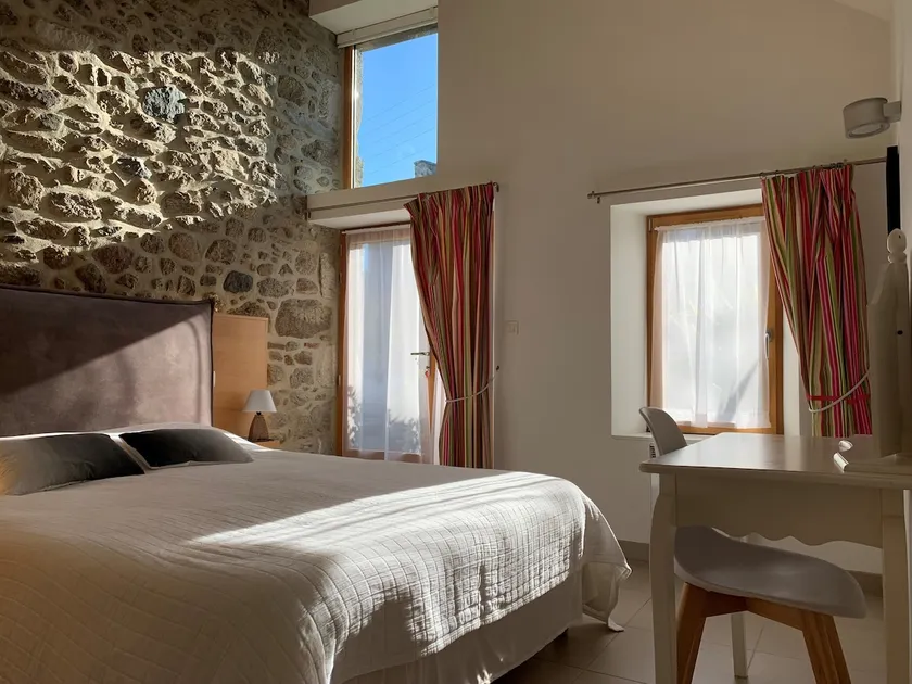 beautiful renovated farmhouse Le Cellier - Image 1