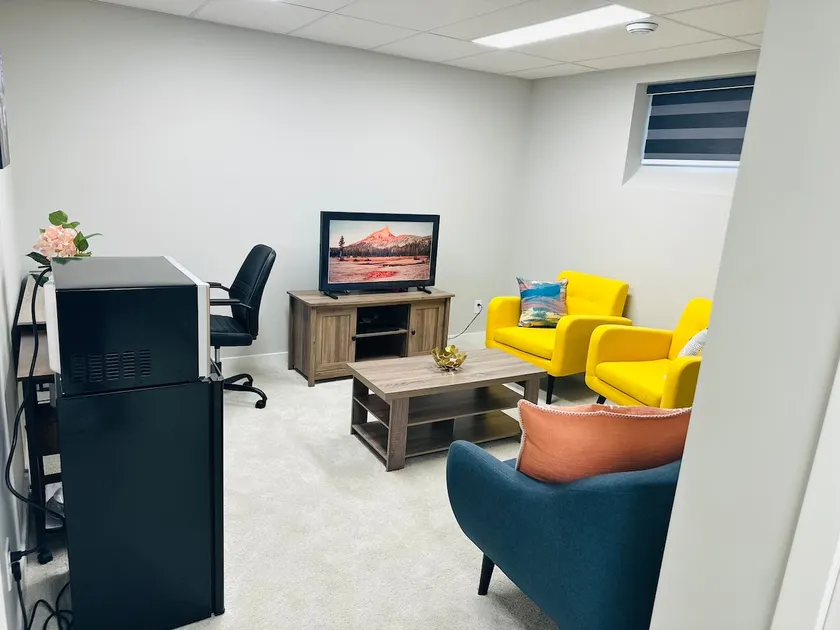 1 Bedroom modern basement suite/ private entrance. - Image 1