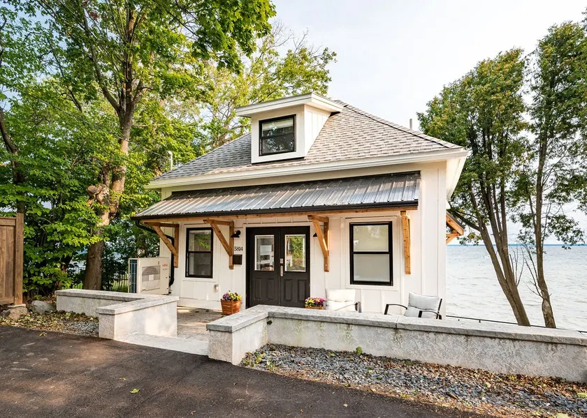 The Carriage House on Lake Superior  I  Lakeshore & Views  I  by Relax Open Air - Image 1
