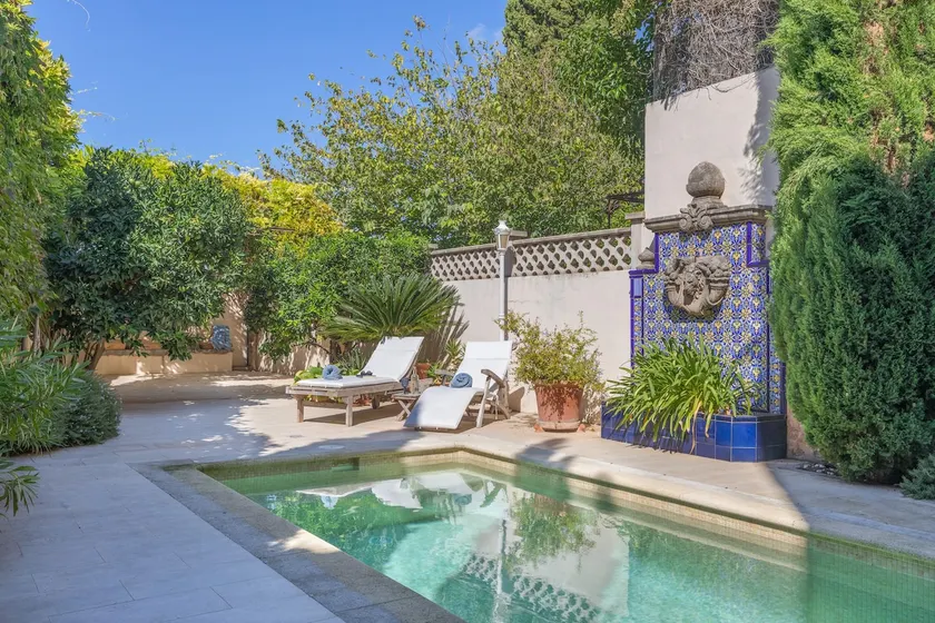 5-Bedroom home w/ heated pool, AC in Soller centre - Image 1