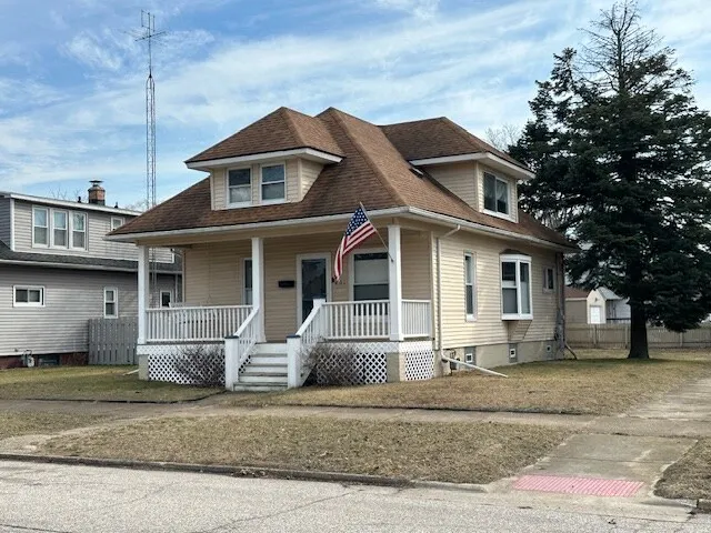 Perfect location on Pearl St-Brand New - Image 1