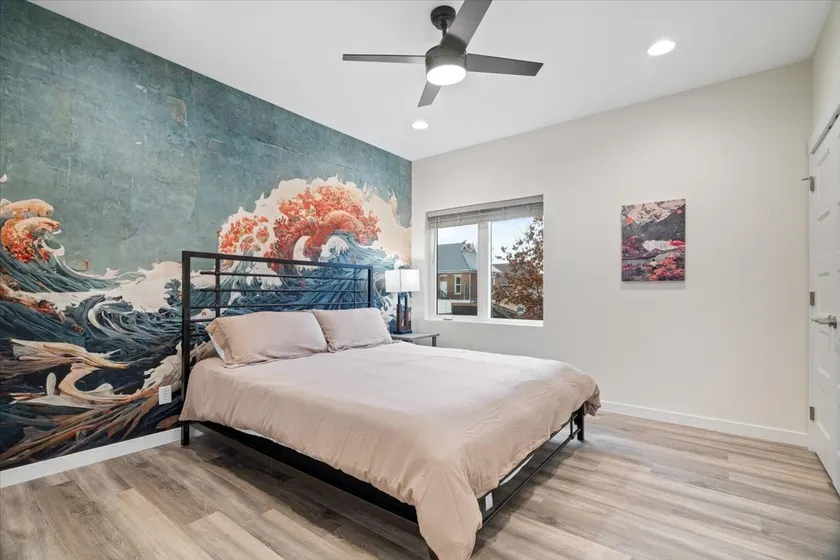 King Bed + Sleeper Sofa, Security, Parking Laundry - Image 1