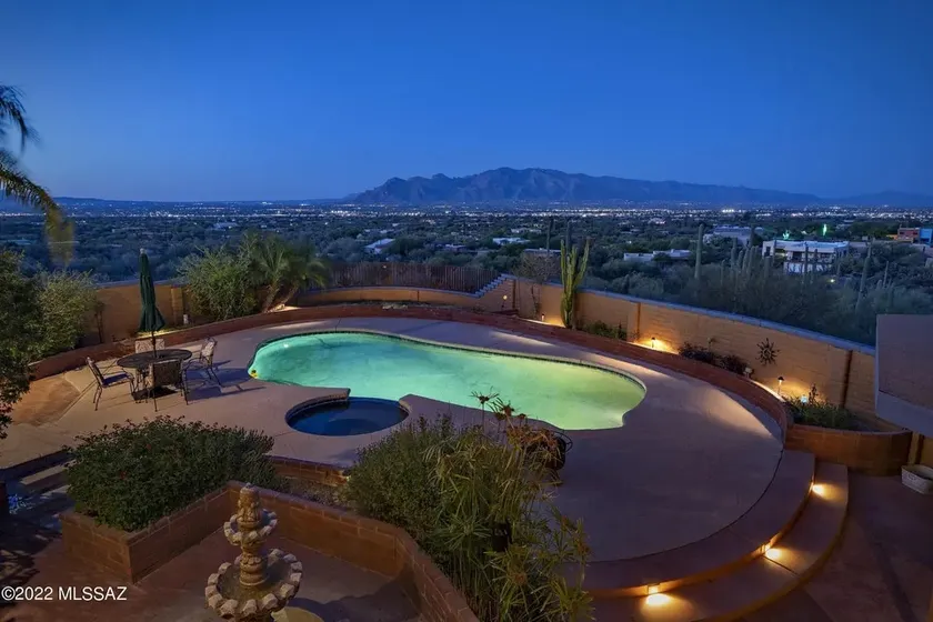 Beautiful Tucson Hilltop House - Image 1