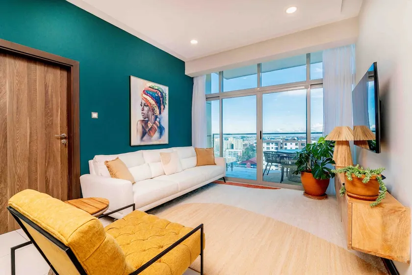 SkyNest by Merlion - Top Floor - Urban Luxury - Self Check-in - Image 1