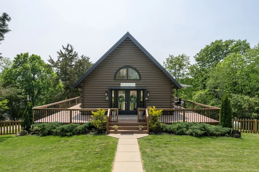 Sweet Harmony Cabin - Image 1