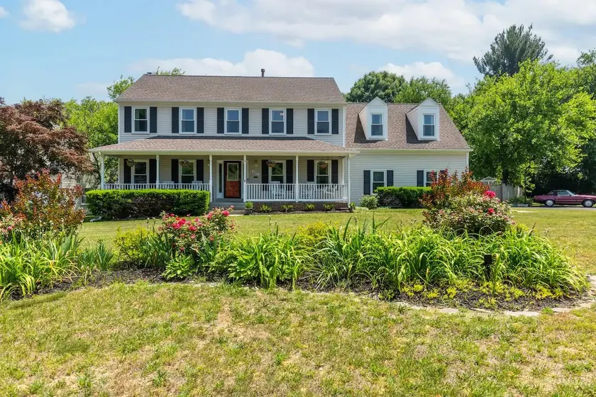 Spacious Retreat 5BR 9 Beds Pool/HotTub/Gym Room - Image 1