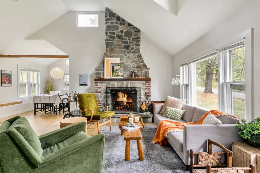 Cozy Country Home on 5 acres | Hudson 20 min - Image 1