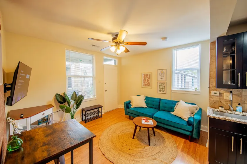 Cozy Apt in Heart of Shadyside - Private Balcony - Image 1