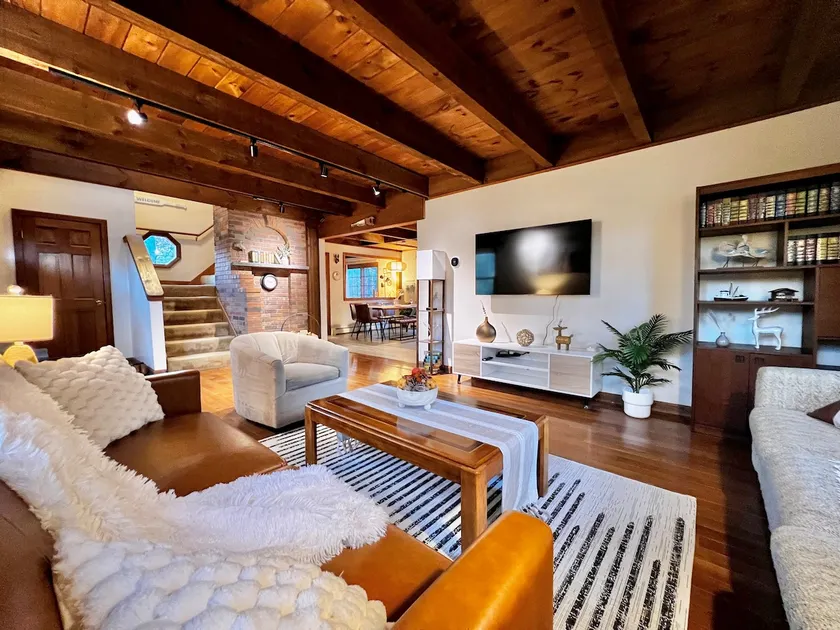 Charming Cozy Coastal Retreat｜Pet Friendly｜EV - Image 1