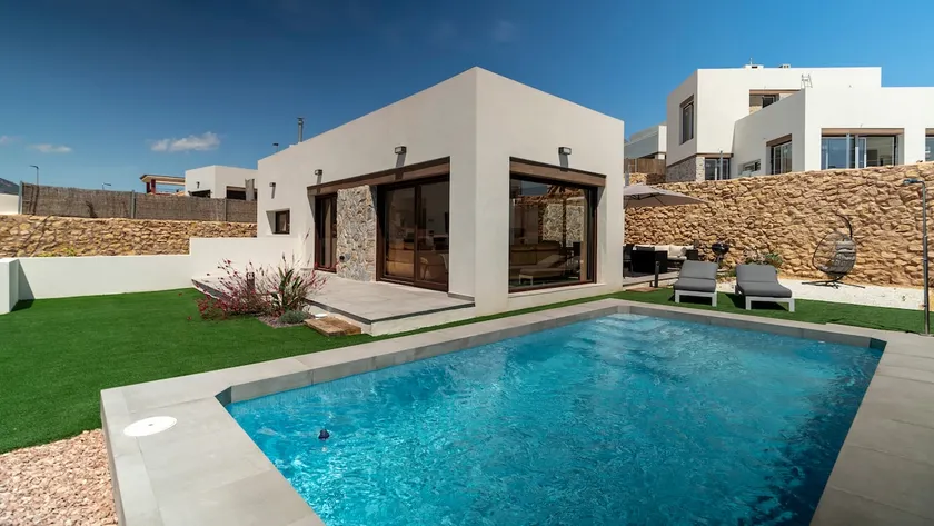 New house with pool near Benidorm - Image 1