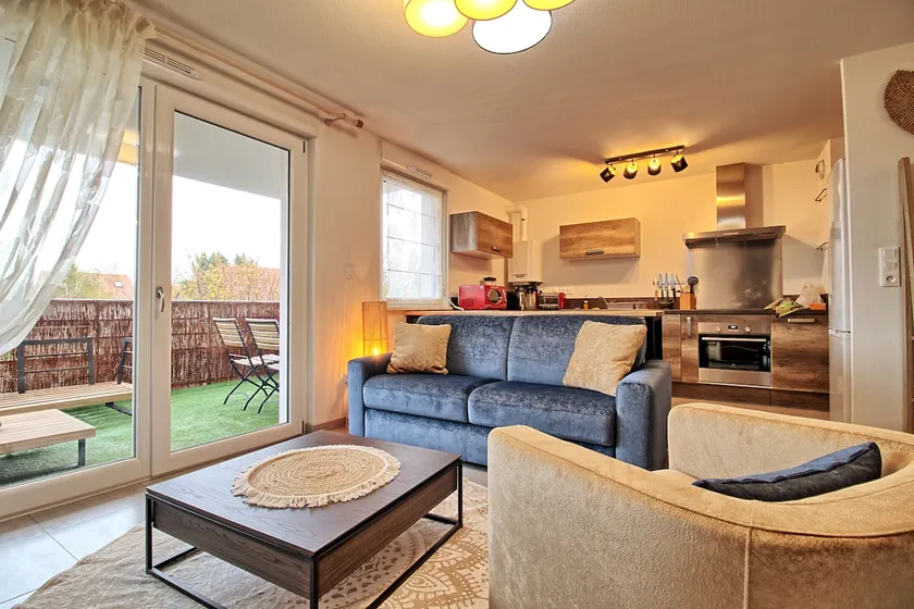 Woody Note - Terrace & Parking - Image 1