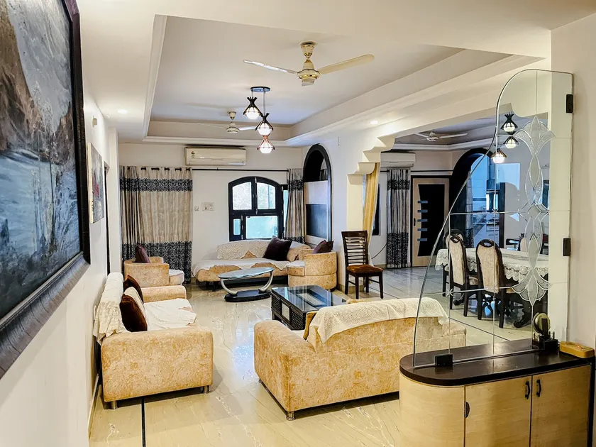 5 BHK Flat in heart of Udaipur - Image 1
