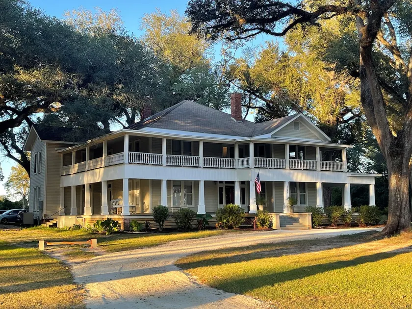 The Willis House - Image 1
