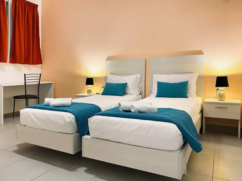 1-Bedroom Miami Apartments - Image 1