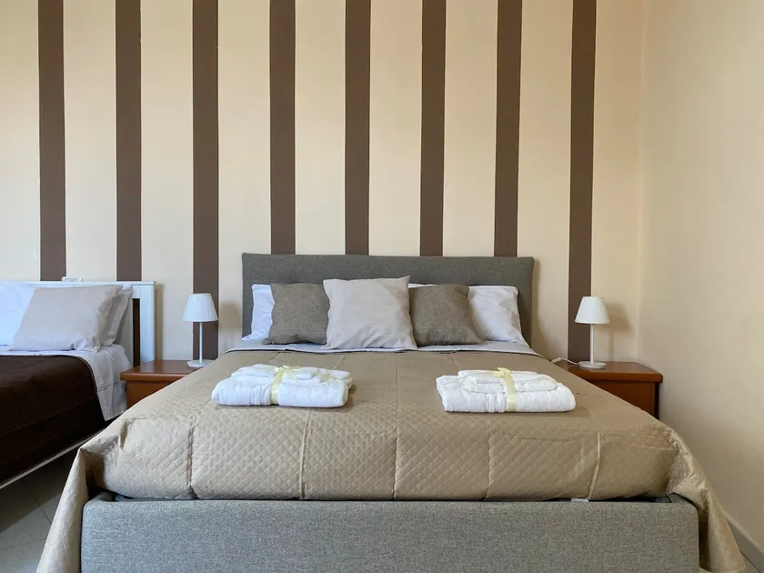 Top Entire Apartment 90M2 Super Bright Center - Image 1