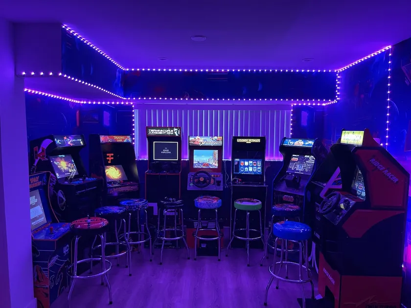 Massive Themed 5BD Game Room/Hot Tub/Pool Table - Image 1
