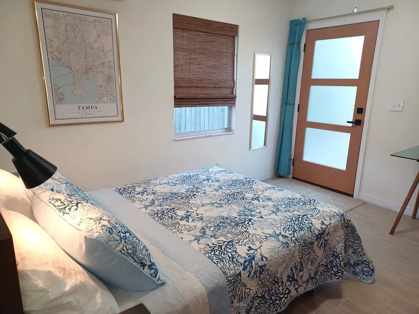 Private Apartment-Private Entrance & Parking - Image 1