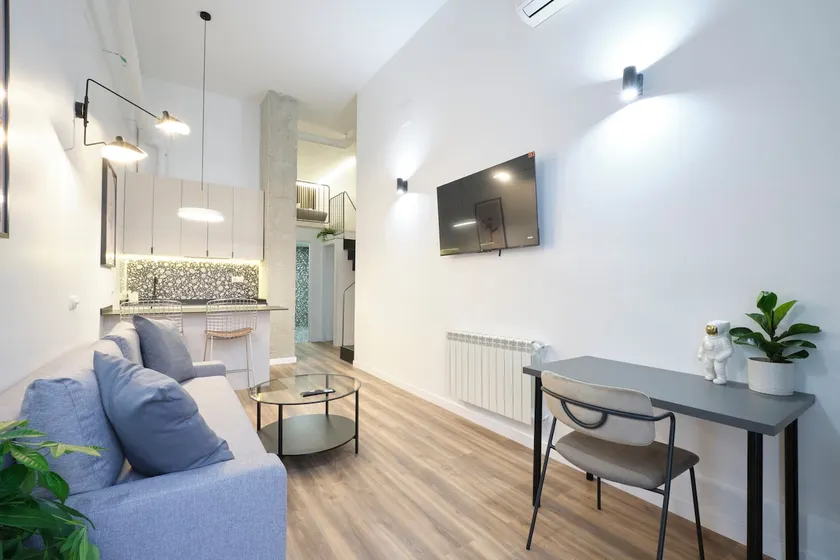 Madrid City Oasis: Chic Style, WiFi, AC, SmartTV 1 - Image 1