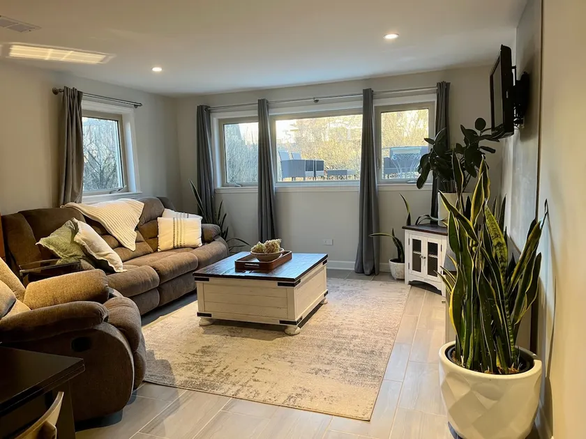 Green oasis in law suite - Image 1