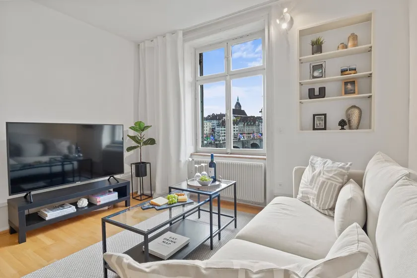 True Basel: City apartment | Rhine view - Image 1