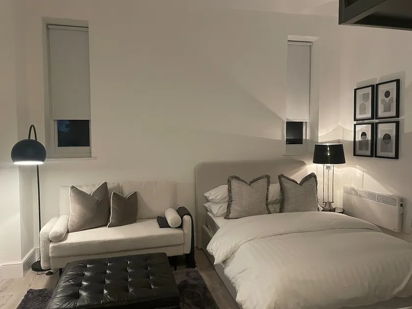Studio flat in the park - Image 1