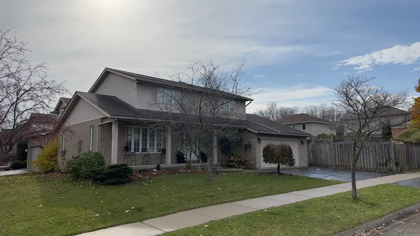 Charming home situated in the Waterloo. - Image 1