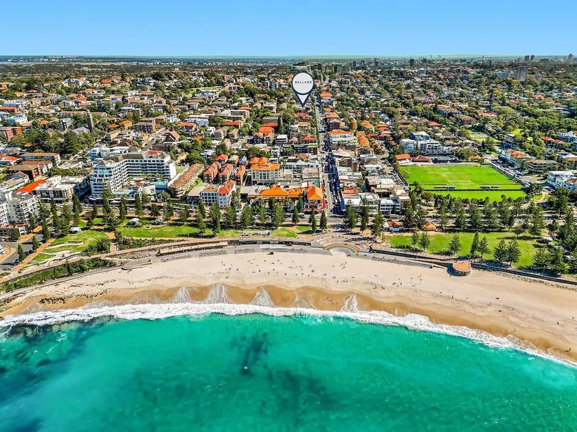 Amazing Top floor 3Bed, close to hospital n beach - Image 1