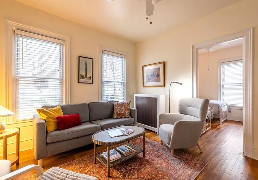 Modern retreat in heart of town - Image 1