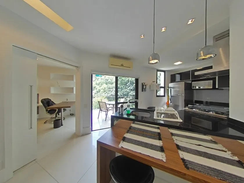 Amazing full service hotel condo in Copacabana - Image 1