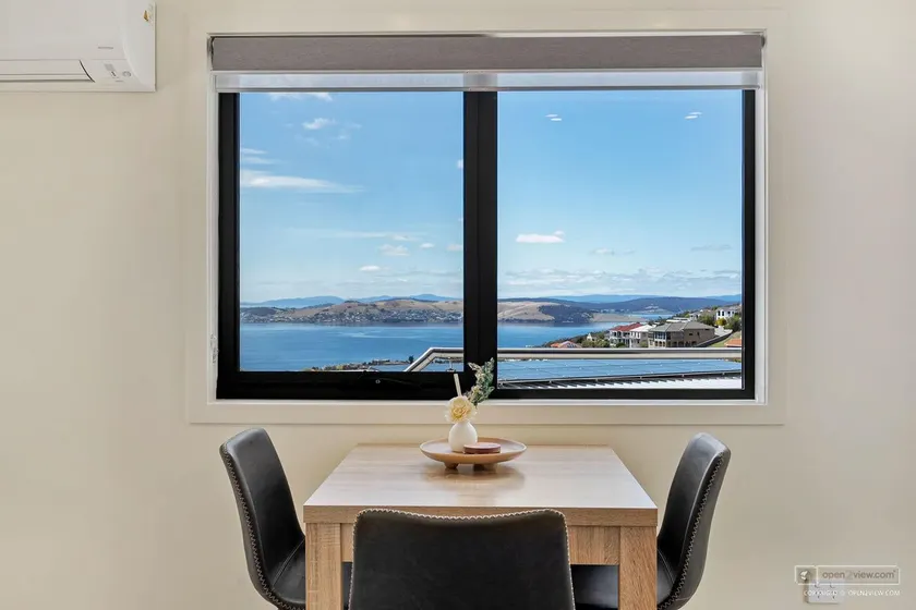 ”View Studio” Apartment Sandy Bay Close to Casino - Image 1