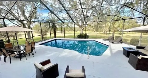 Stunning Private Oasis with Pool near WEC - Image 1