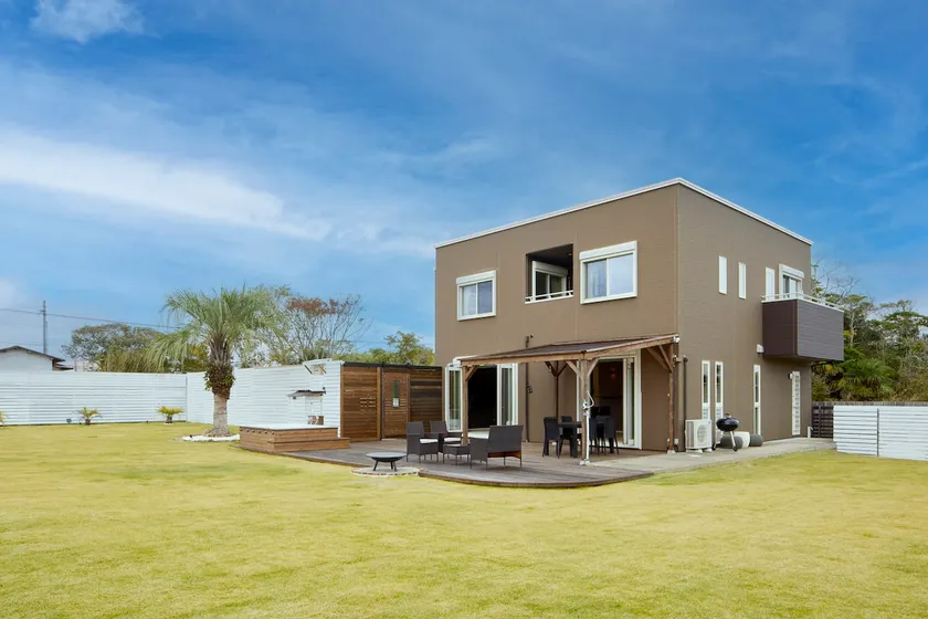 Entire resort villa near the sea for up to 15 people | Convenience store 1-minute walk | Sauna, BBQ, open-air bath, dog run, ping pong table - Image 1