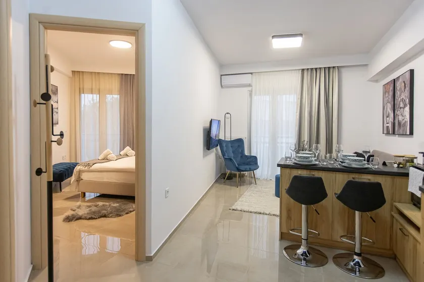 ask4 - Loukas Properties Suites 9 - Image 1