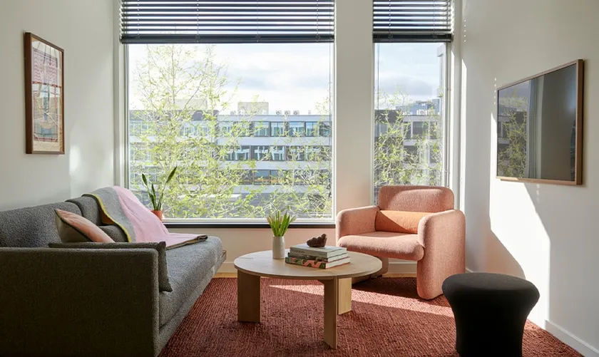 Tranquil 1 Bedroom Apartment in Amenity Building - Image 1