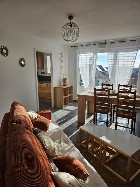 3-room apartment, large terrace, closed garage - Image 1