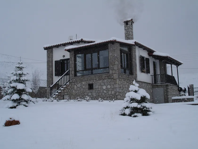 TRADITIONNEL CHALET-LIVADI-ARACHOVA-GRECE - Image 1