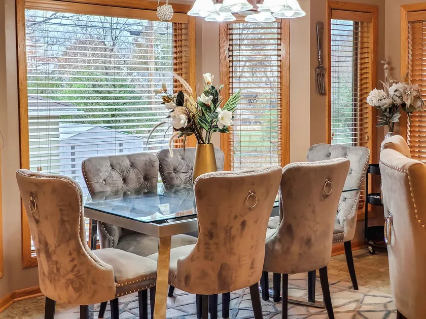 Wow! The entire home with stylish design! - Image 1