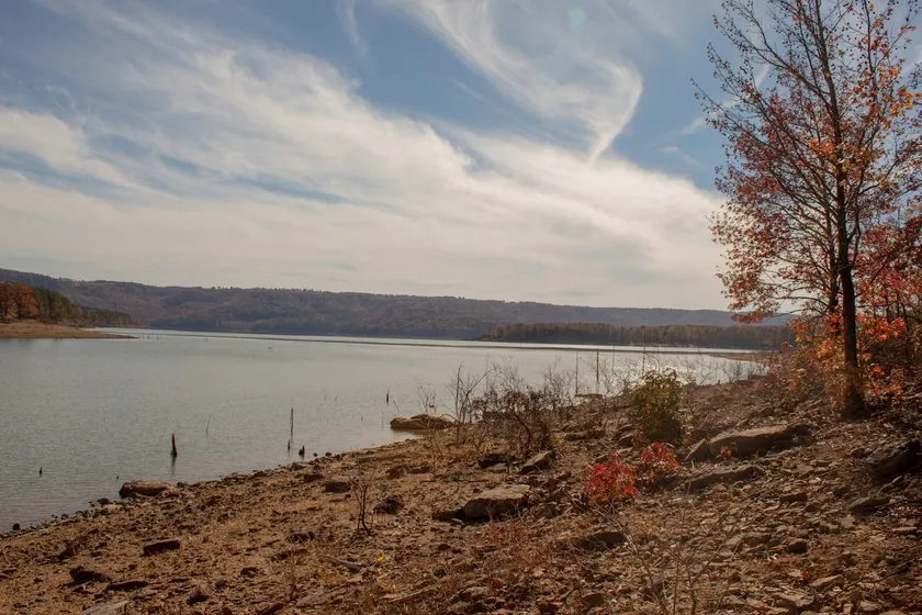 Sills Cove Lodge on Greer's Ferry Lake - Image 1