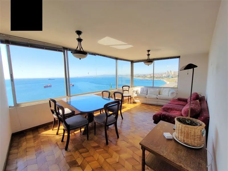 The best view of the bay! Equipped and parking - Image 1