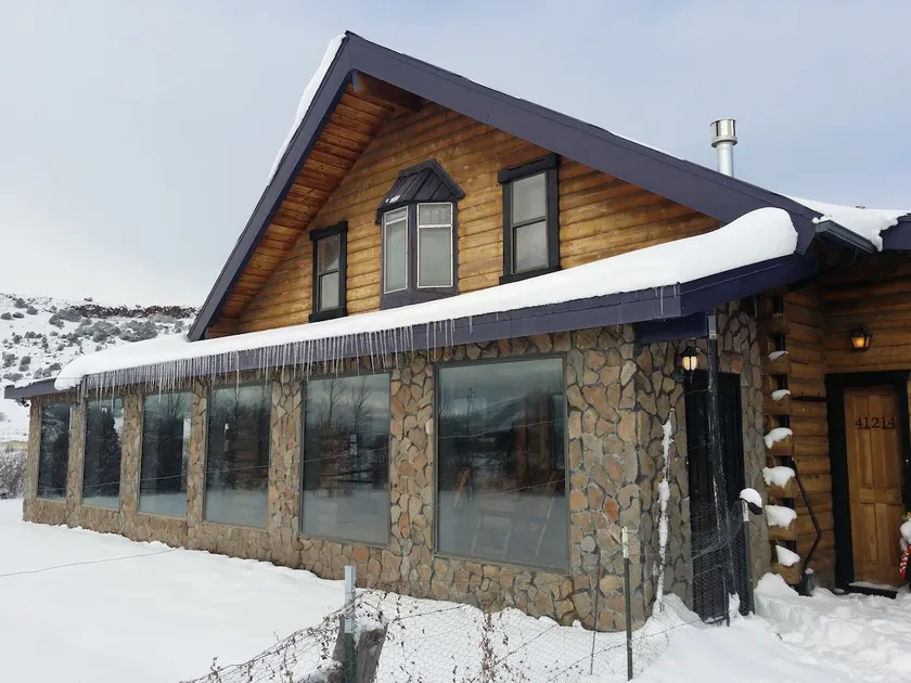 White Mountain Creek Retreat - Image 1